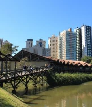 Os 7 melhores parques para passear com a família em Curitiba