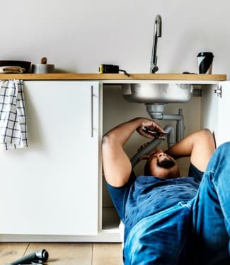 Como Desentupir a Pia da Cozinha com Soluções Caseiras