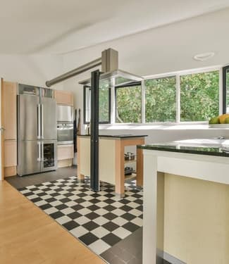 Azulejo português na cozinha: Dicas para decorar sem medo