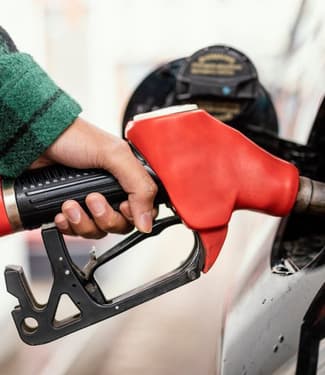 Por que o preço da gasolina não baixou depois do acréscimo de etanol? Confira o que aconteceu