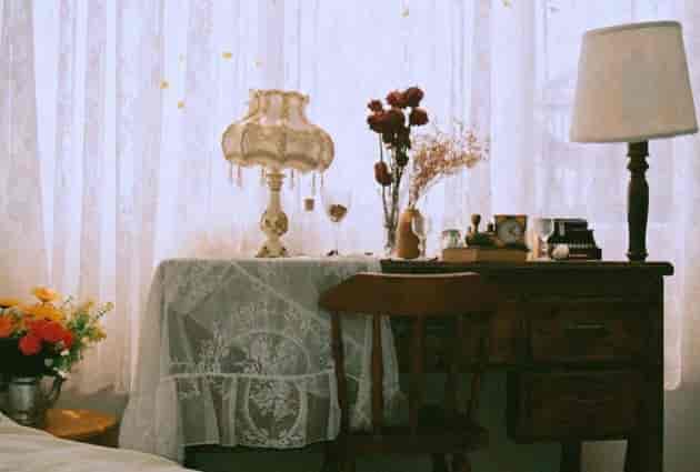 Decoração rústica no quarto e outros ambientes da casa