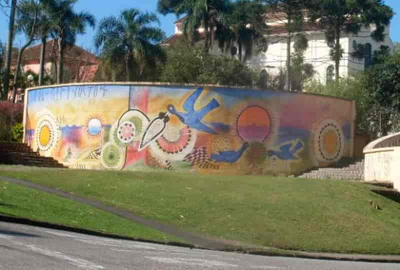 Agitação e tranquilidade no Bairro Juvevê, em Curitiba