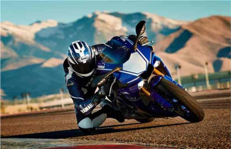 Yamaha YZF-R1: na garupa da emoção