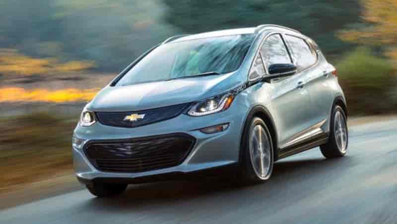 Chevrolet Bolt marca presença no Salão do Automóvel