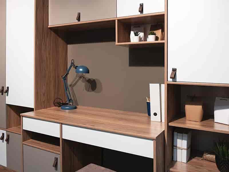 Decoração com itens reaproveitados no quarto