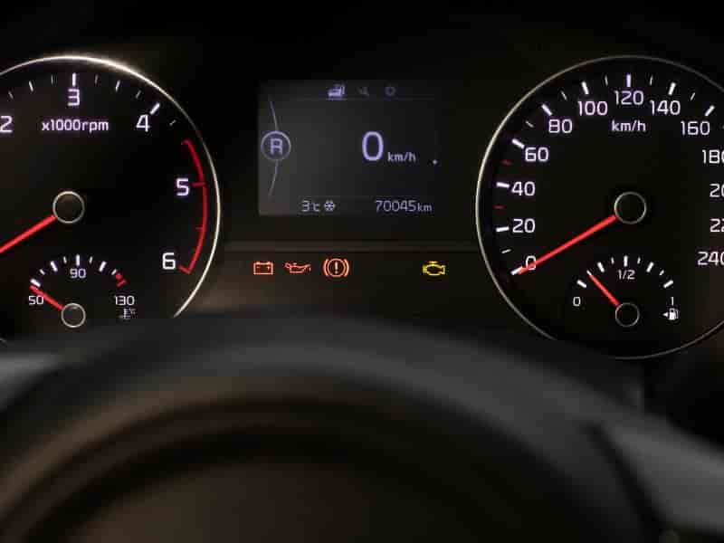 Conheça os Significados das Luzes do Painel do seu Carro