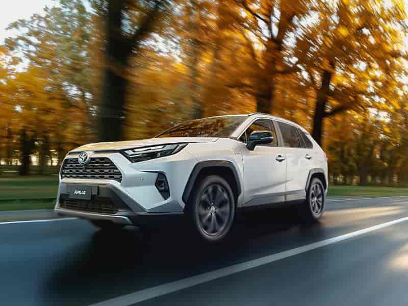 Toyota RAV4: O SUV Híbrido que Redefine Economia e Confiabilidade