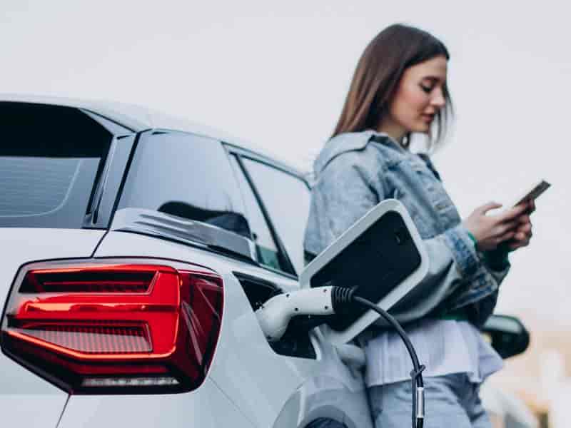 Mobilidade sustentável: carros seminovos elétricos e híbridos