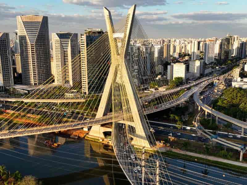 Mercado imobiliário em SP troca ostentação por exclusividade