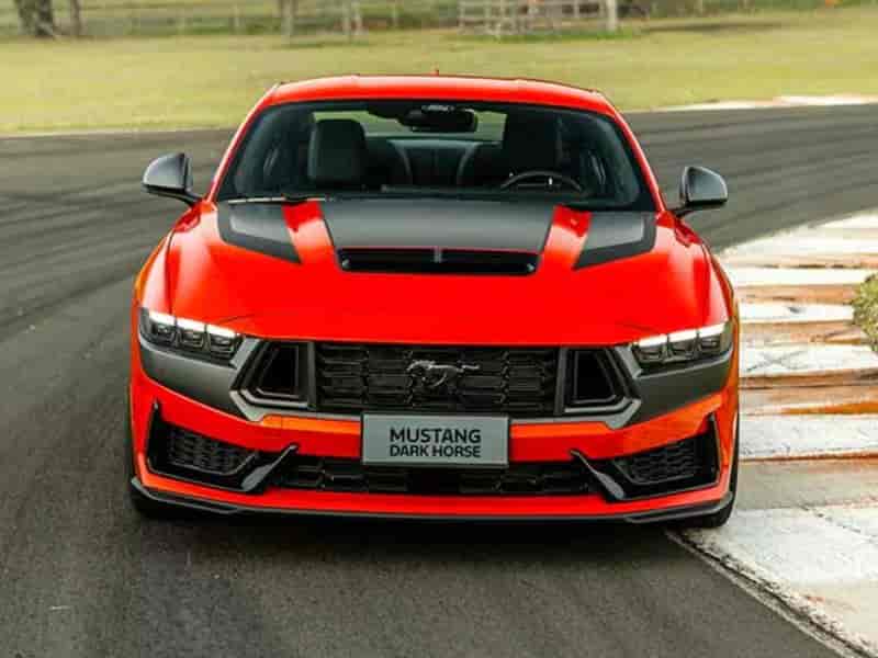 Novo Ford Mustang Dark Horse chega com motor V8 brutal e design impressionante