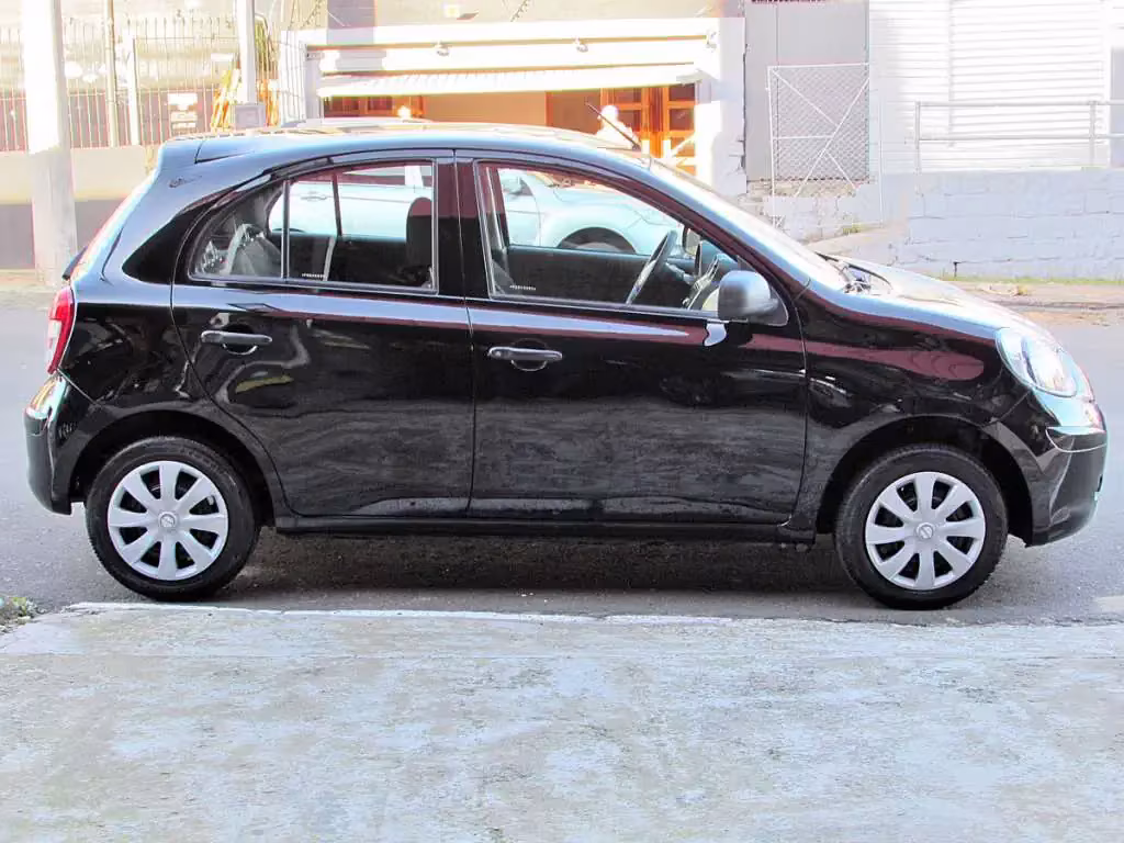 nissan-march-1-0-active-16v-4p_f5e601cadd2