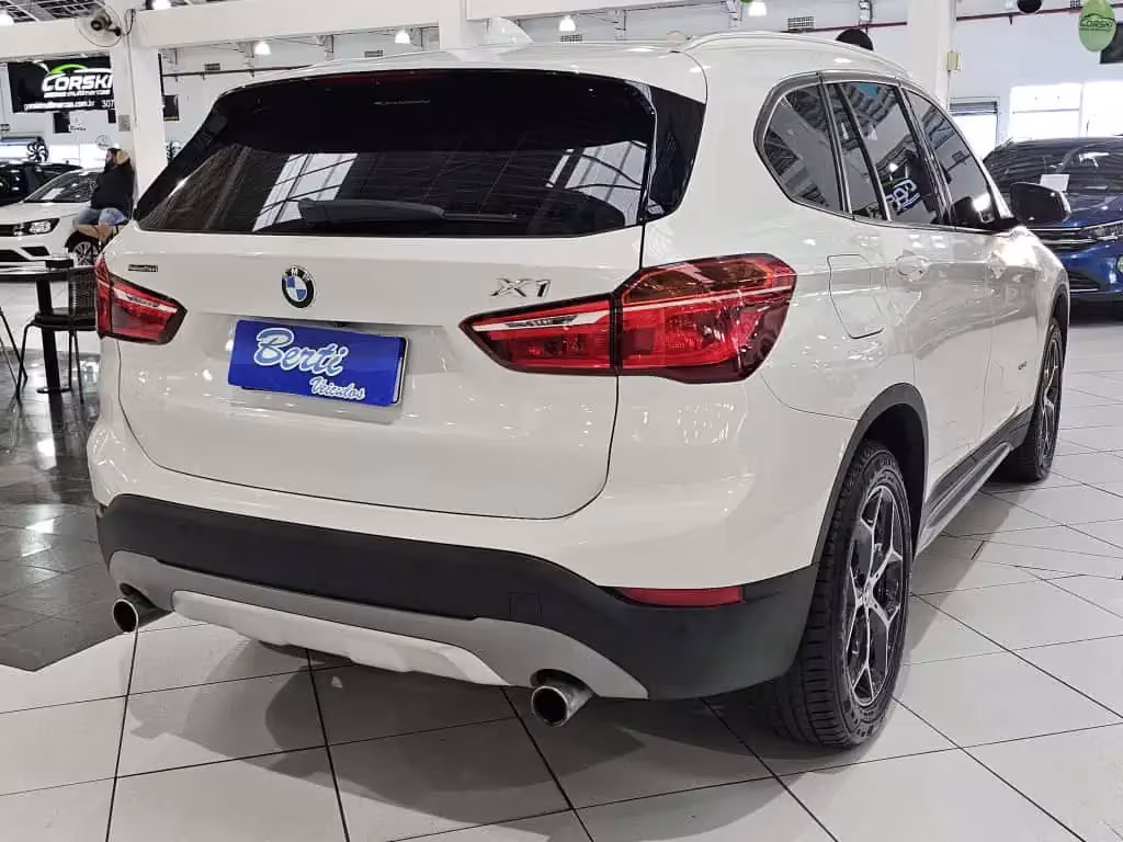 bmw-x1-em-curitiba-pr-5da00ad3