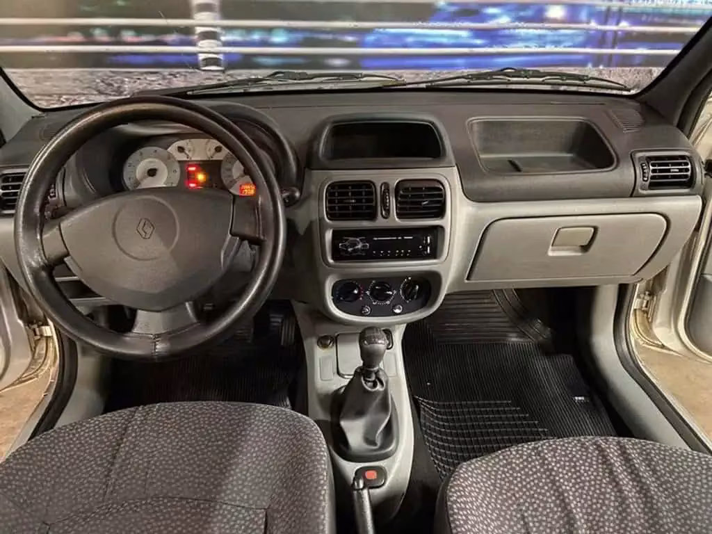 renault-clio-em-brasilia-df-dcd6b1ee