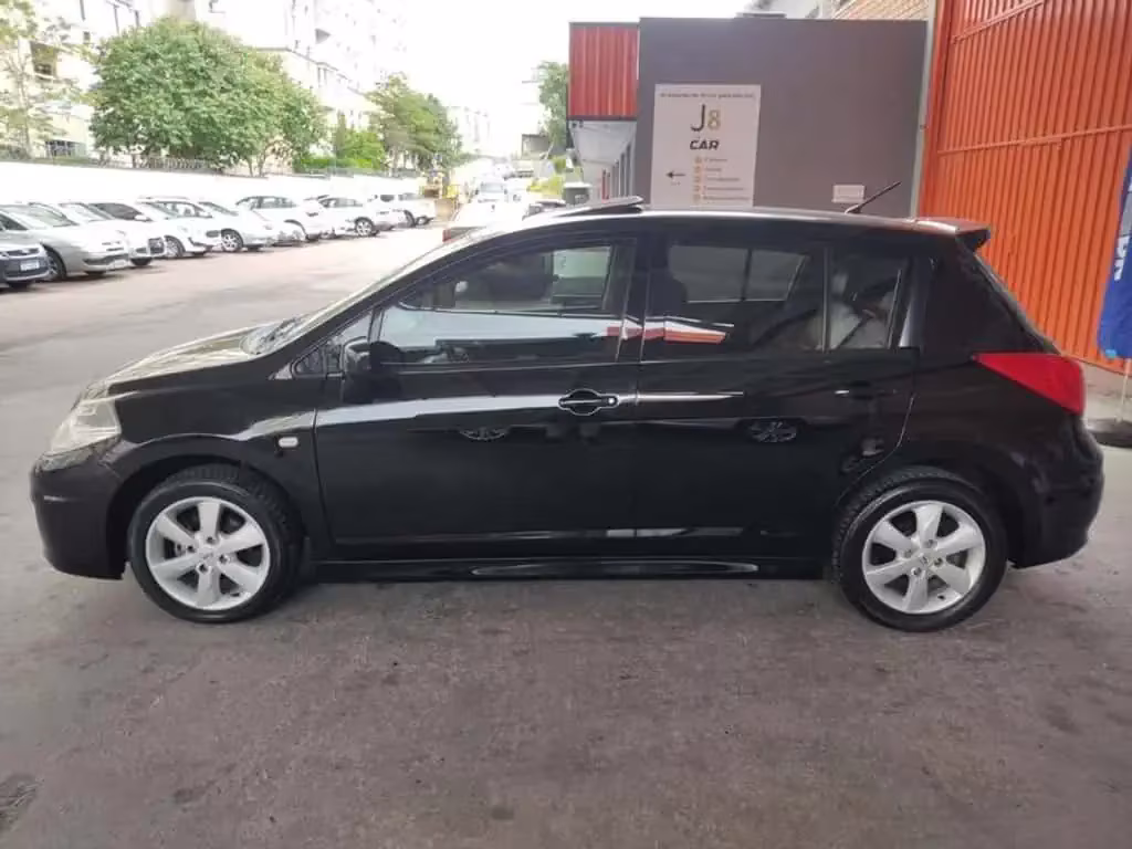 nissan-tiida-em-curitiba-pr-2d5ffdba