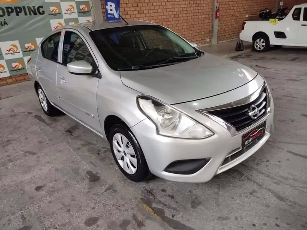 nissan-versa-em-curitiba-pr-04e688a1
