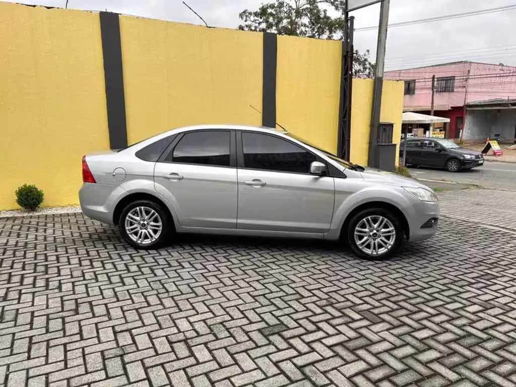 ford-focus-em-curitiba-pr-a8aec597