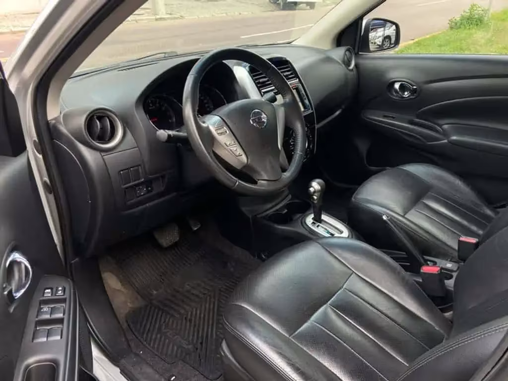 nissan-versa-em-curitiba-pr-44fcee5f