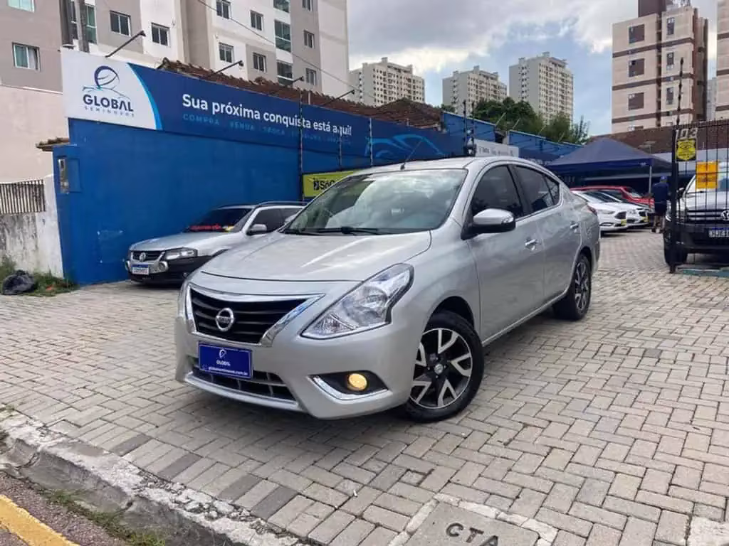 nissan-versa-em-curitiba-pr-4af17ef9
