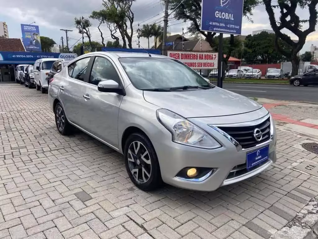 nissan-versa-em-curitiba-pr-cd1774d6