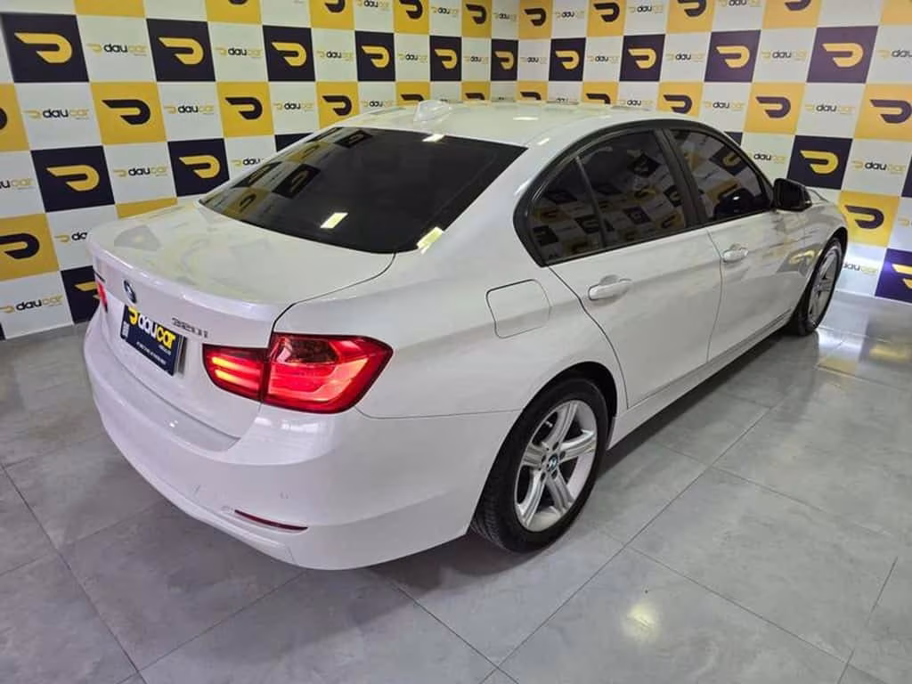 bmw-320i-em-joinville-sc-5390c92f