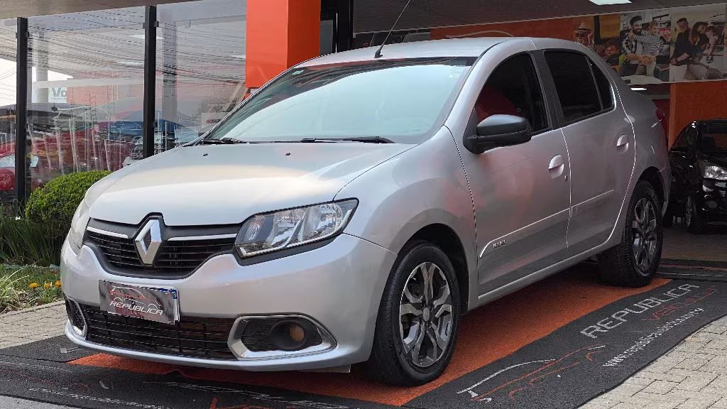 renault-logan-em-curitiba-pr-fb434c1807f-02