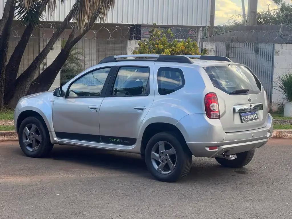 renault-duster-em-brasilia-df-18eed30283d-02