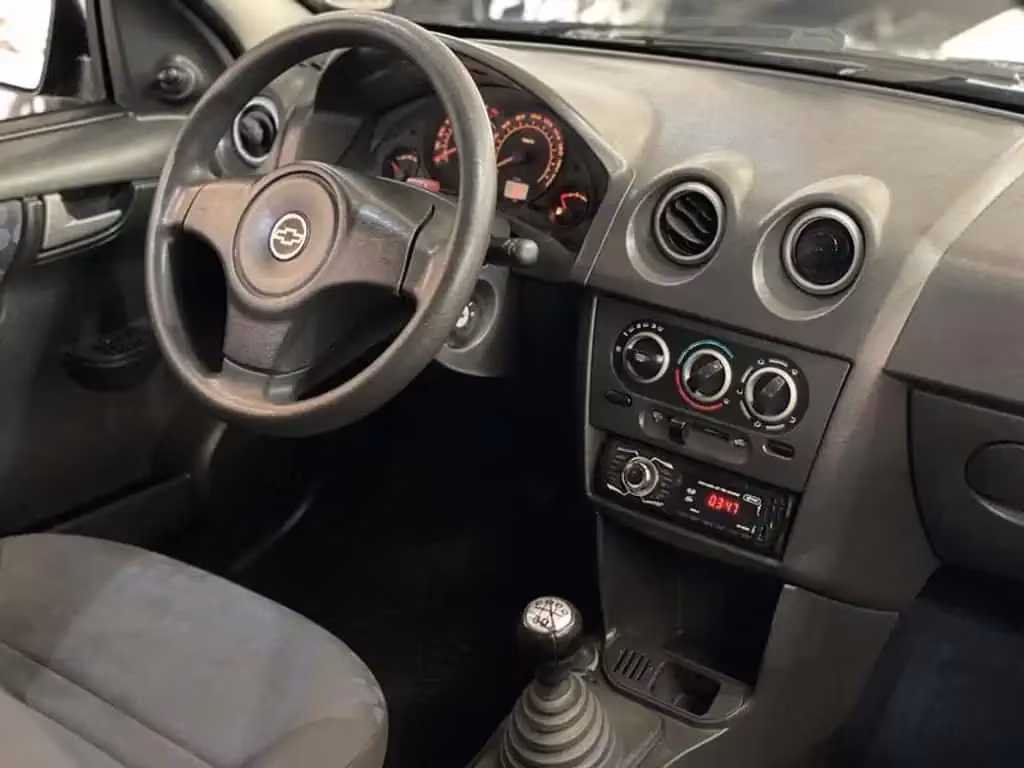 chevrolet-prisma-em-curitiba-pr-017acb6d