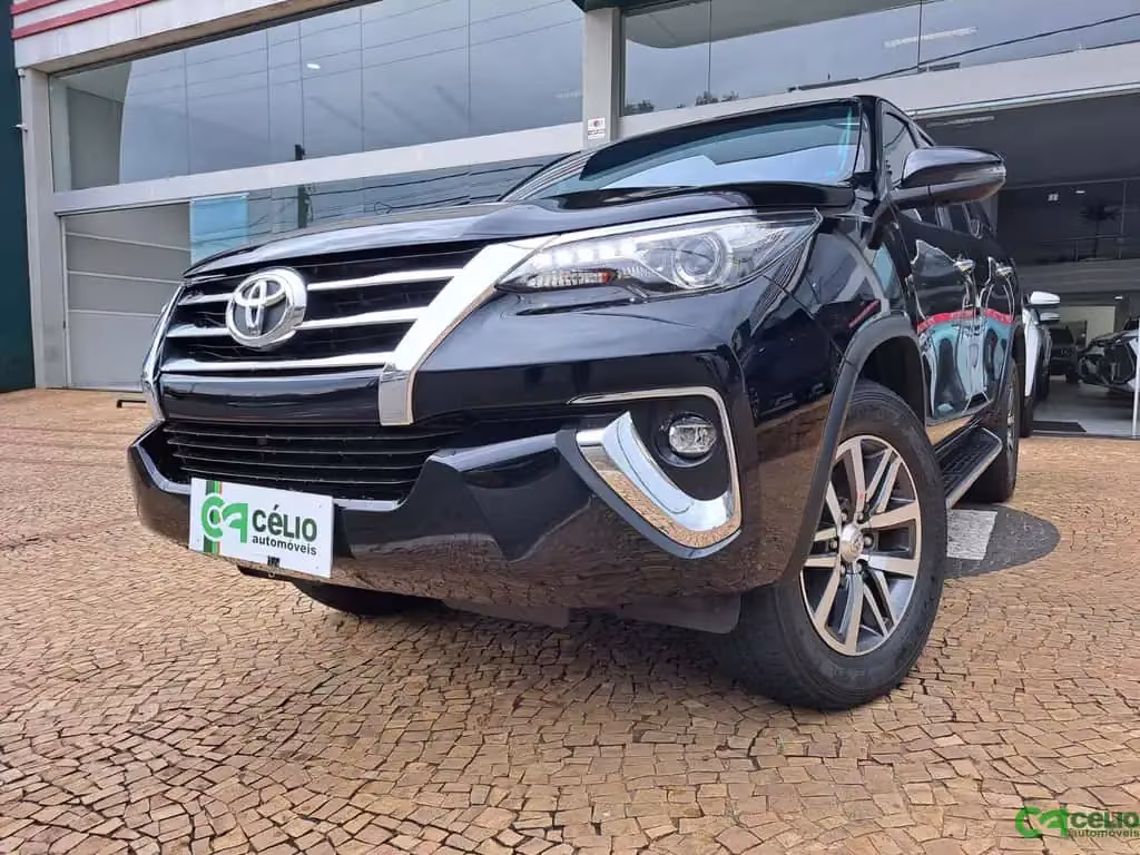toyota-hilux-sw4-em-americana-sp-6eb6df07