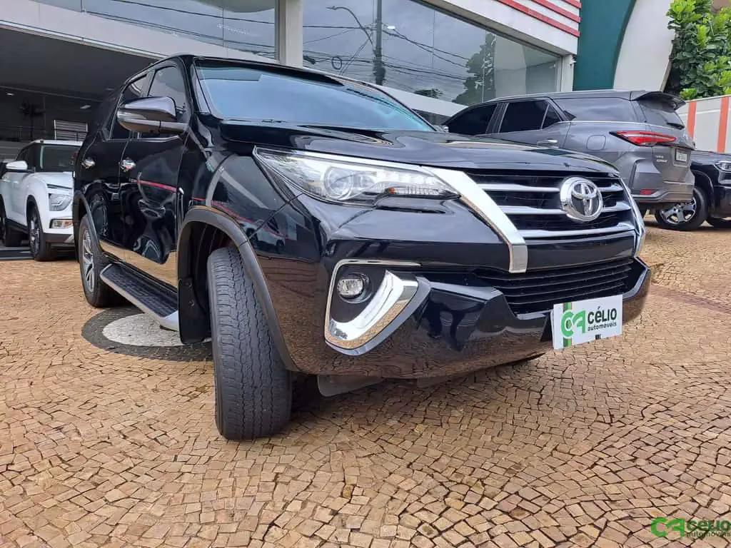 toyota-hilux-sw4-em-americana-sp-93771b4a