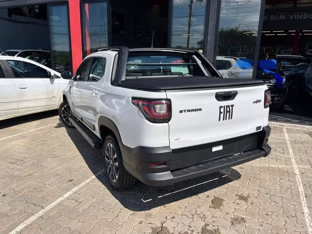 fiat-strada-em-pouso-alegre-mg-fb02b08a