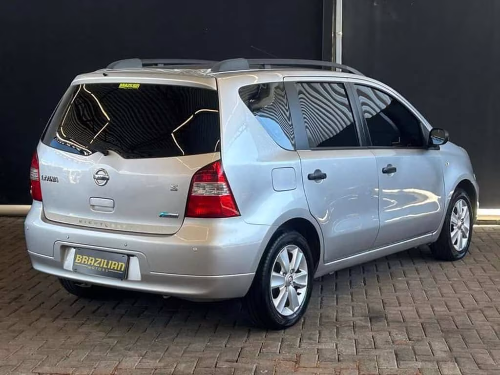 nissan-livina-em-curitiba-pr-2a47e7a7