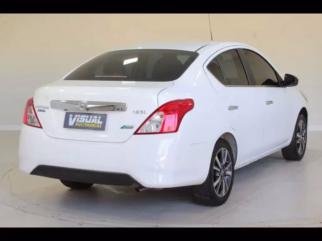nissan-versa-em-curitiba-pr-177e92b5