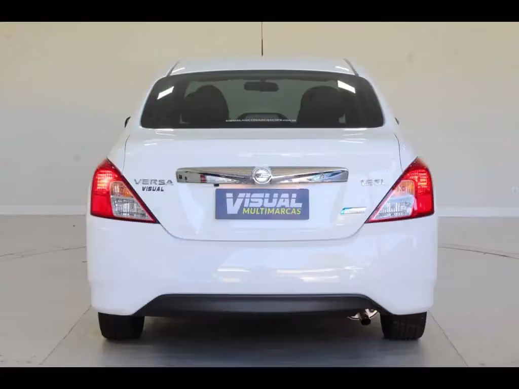nissan-versa-em-curitiba-pr-de5b7d25