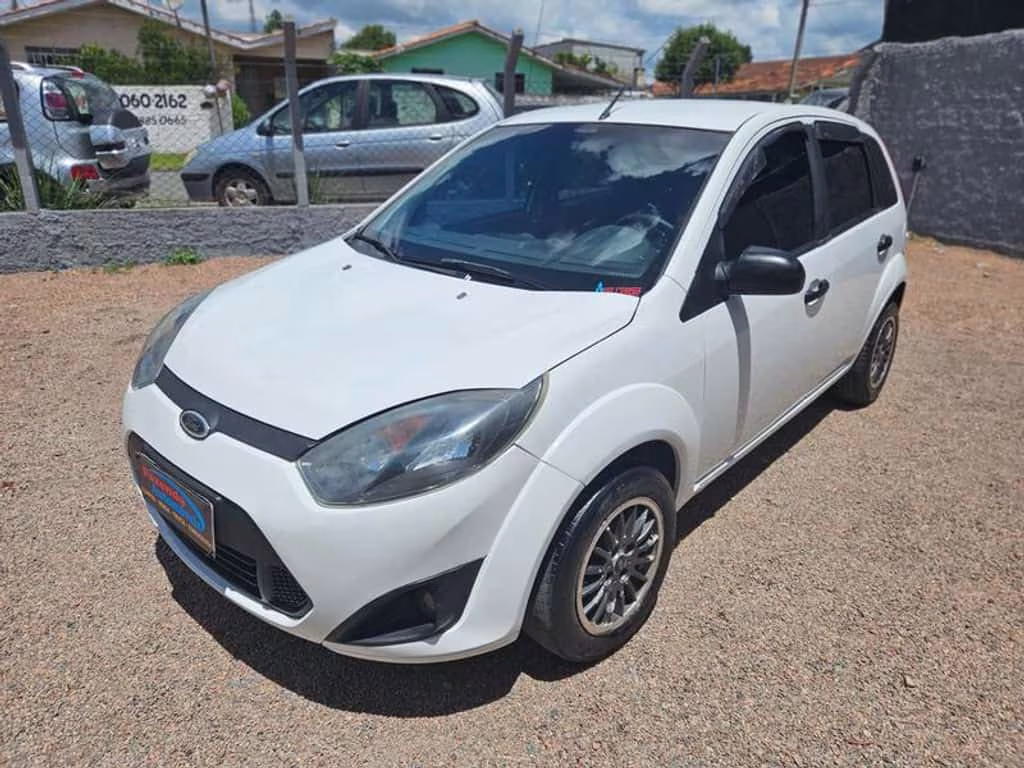 ford-fiesta-na-fazenda-rio-grande-pr-6acadcbf