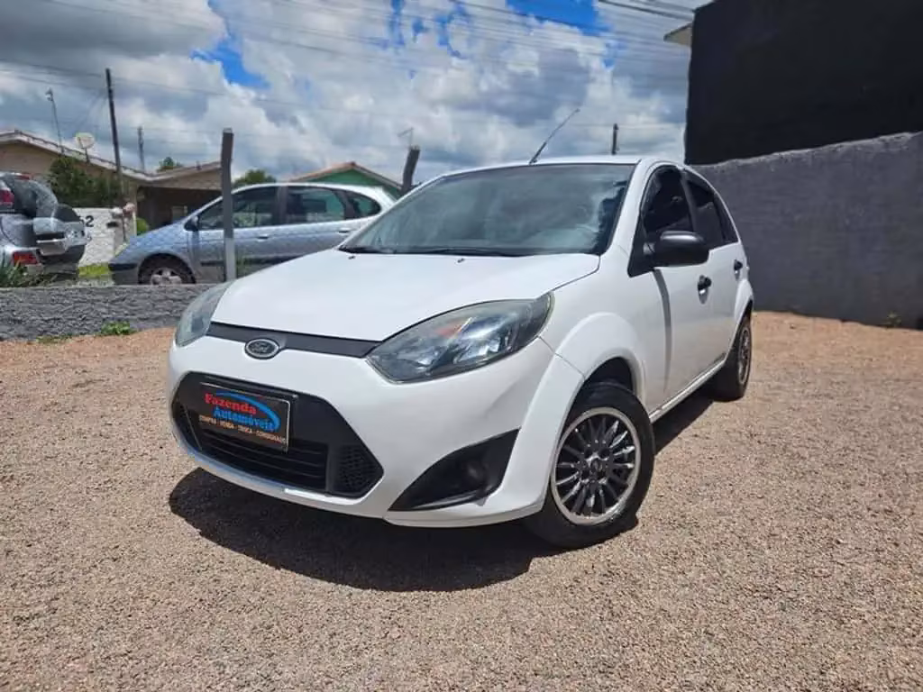 ford-fiesta-na-fazenda-rio-grande-pr-86ac69ee