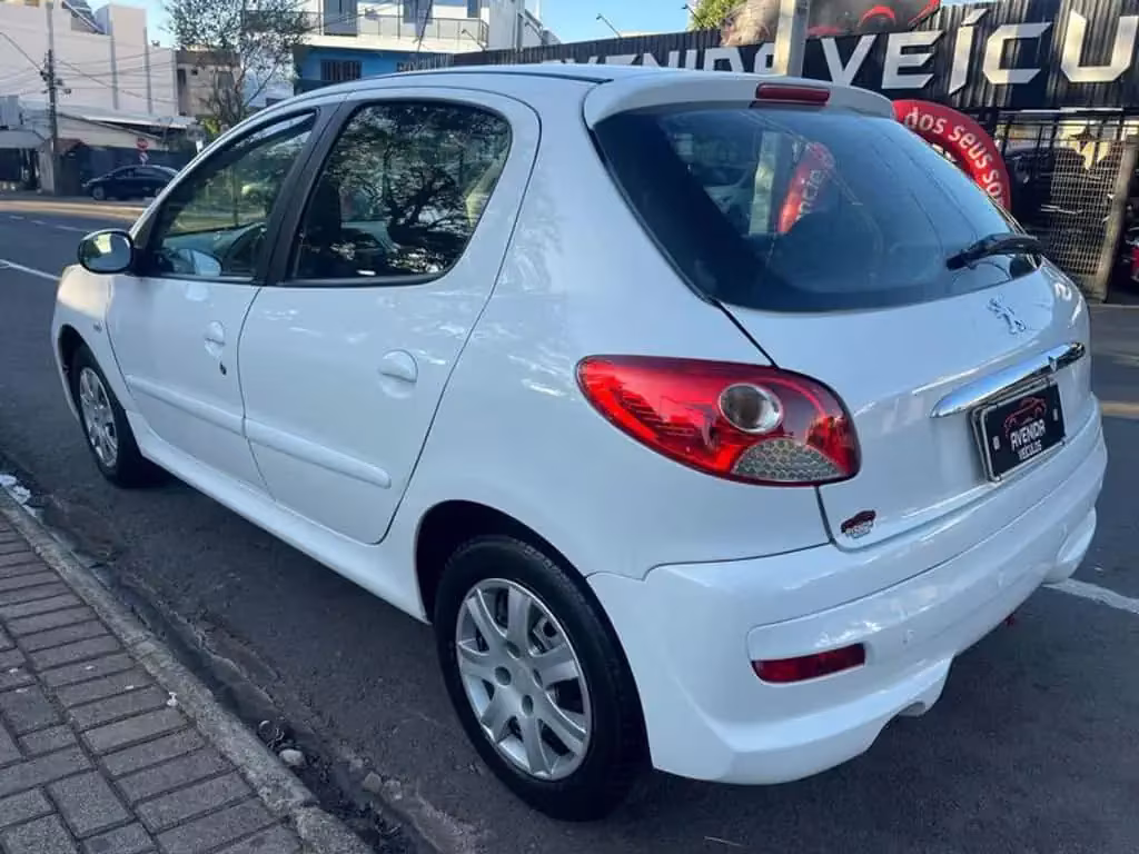 peugeot-207-em-telemaco-borba-pr-3fcaf053