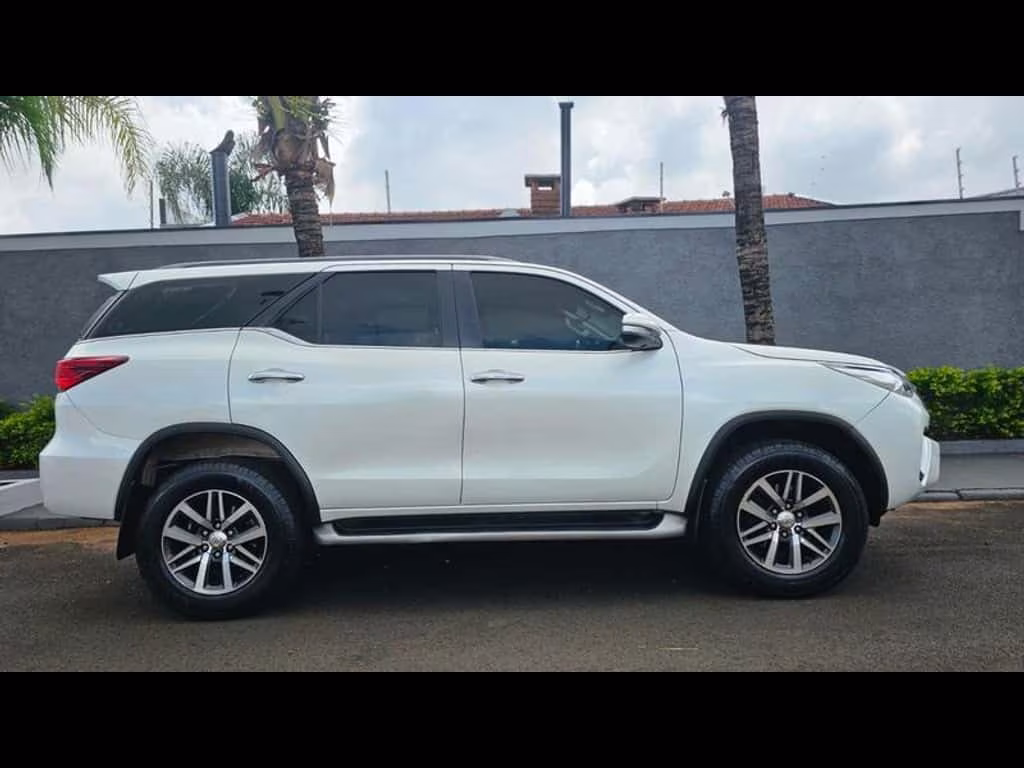 toyota-hilux-sw4-em-botucatu-sp-3affaa09