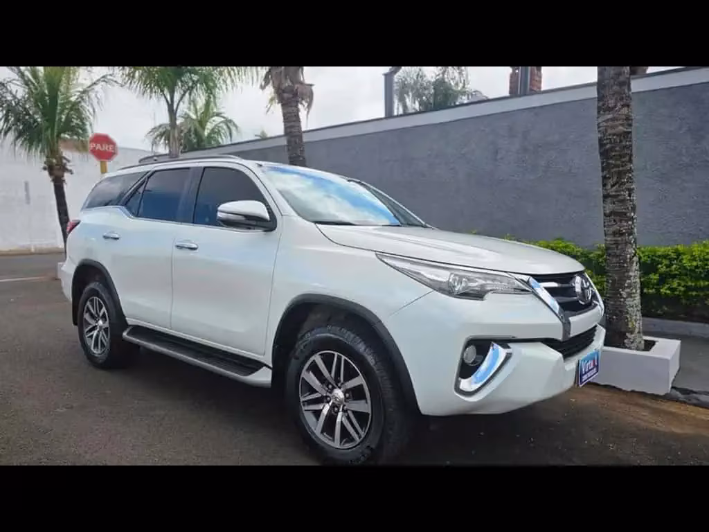 toyota-hilux-sw4-em-botucatu-sp-70a90d2f