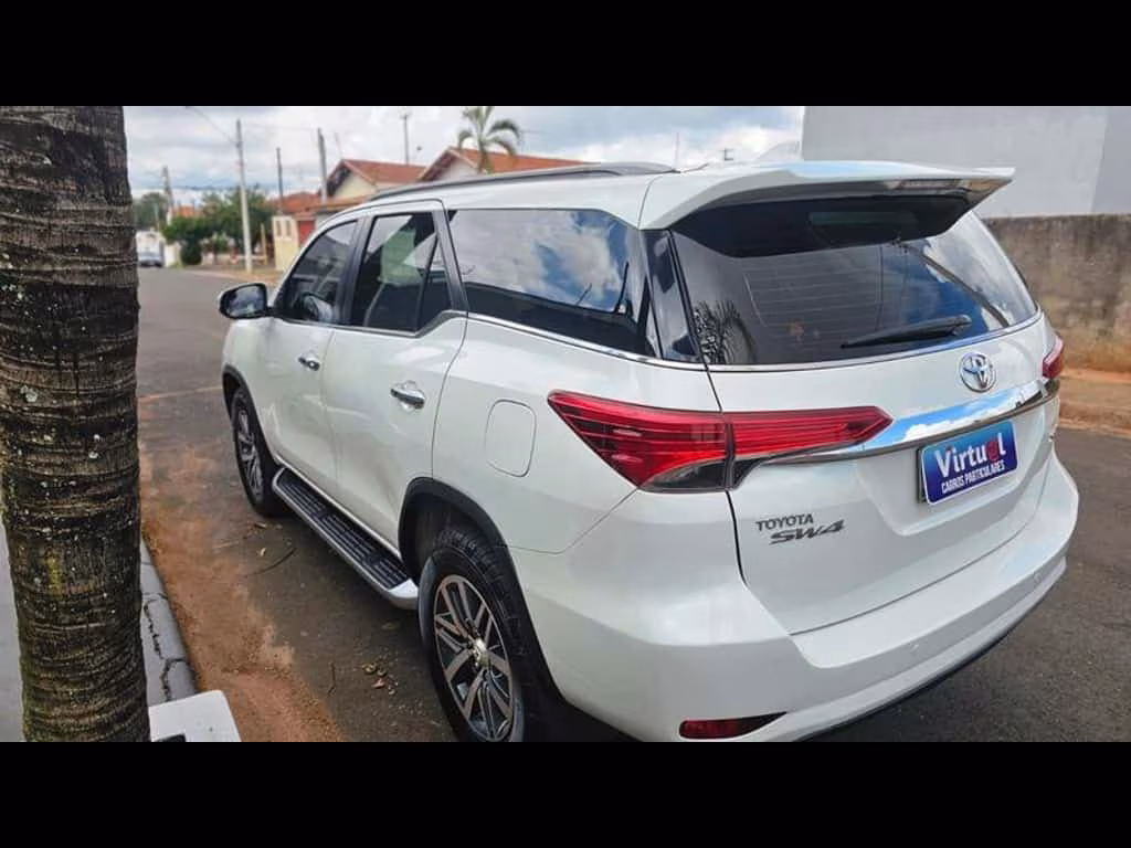 toyota-hilux-sw4-em-botucatu-sp-db90b7b2