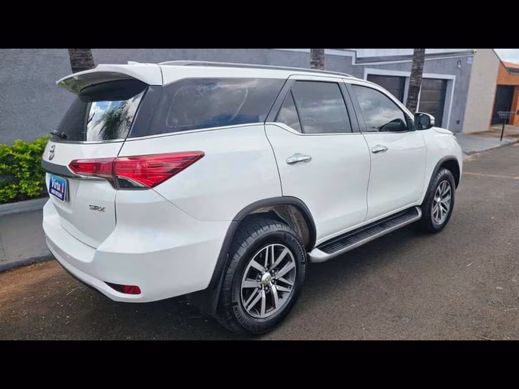 toyota-hilux-sw4-em-botucatu-sp-fa73bceb