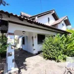 Casa com 4 dormitórios para alugar, 364 m² por R$ 5.190,00/mês - Medianeira - Porto Alegre/RS