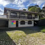 Sobrado com 4 dormitórios à venda no bairro Glória, Joinville/SC.