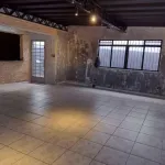 Casa e Salão Comercial
