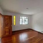 otimo sobrado no bairro Medianeira proximo da avenida oscar perreira, com dois pavimentos. possui no andar terreo sala de estar, banheiro, copa cozinha, area de serviço coberta. No andar superior poss