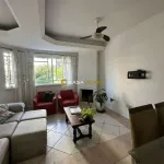 Casa com 3 quartos para alugar na Rua Doutor Castro de Menezes, 1041, Vila Assunção, Porto Alegre