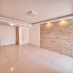 Belíssimo apartamento 3 quartos com vaga e reformado em Copacabana ,  colado ao Metrô.