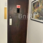 Apartamento de 2 quartos - Reformado