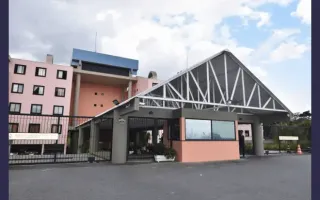 Lindíssimo apartamento ensolarado com 140m² próximo ao parque Barigui