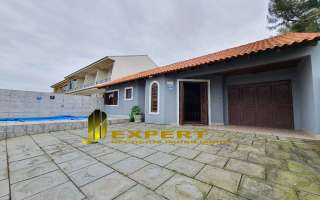 Linda Casa a venda 04 Quartos Com Piscina, em Cidreira a 200mts do Mar! Próxima da Plataforma.