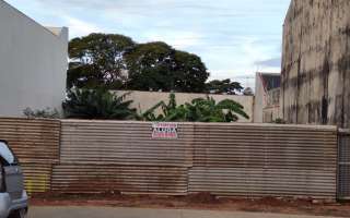 Alugo terreno comercial próximo a Avenida Morangueira.
